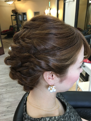 編み込みアップスタイル